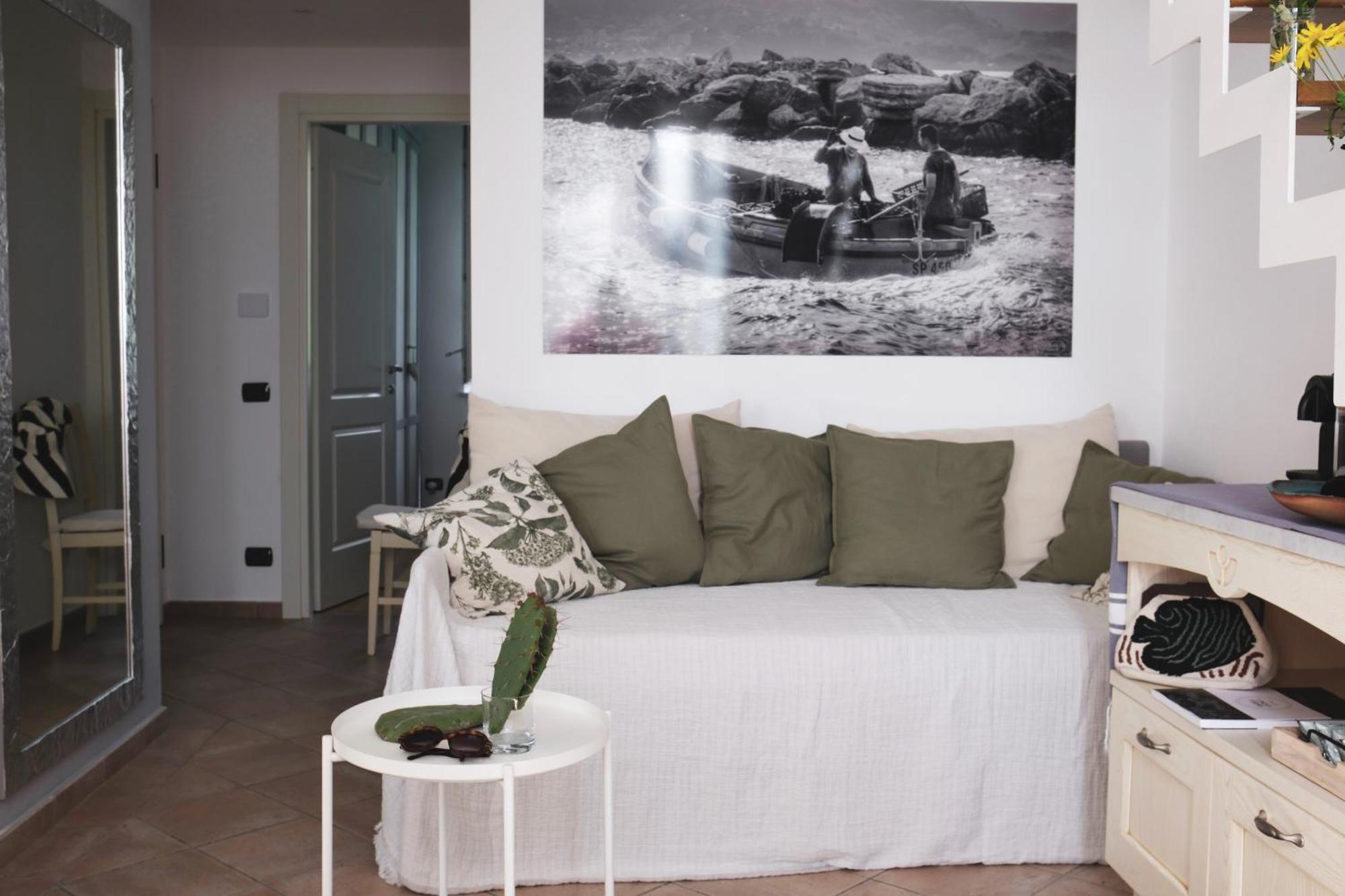 My Place Your Place Corniglia Exterior foto
